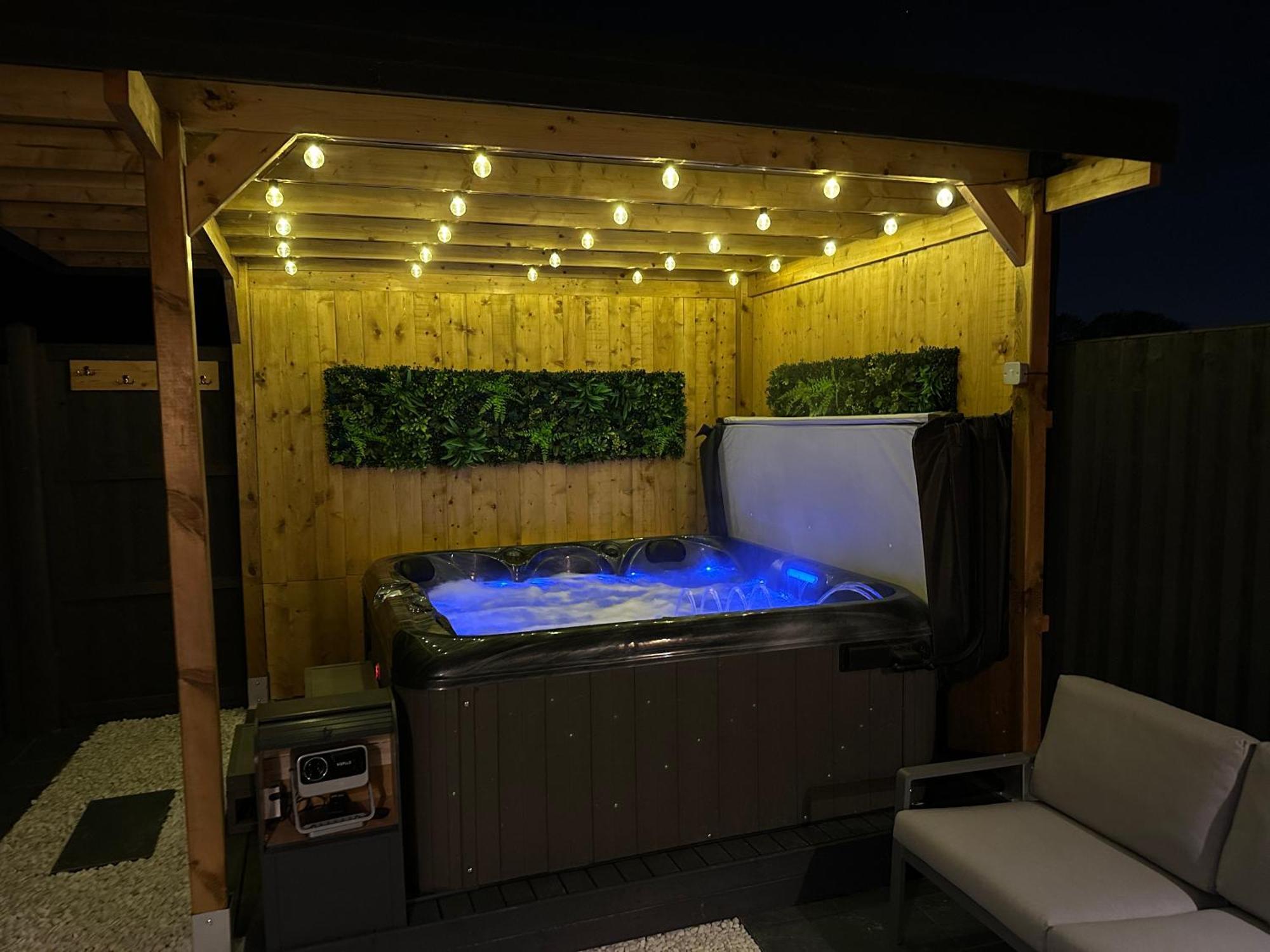 Wild & Free Hot Tub Retreat Apartamento Dartford Exterior foto