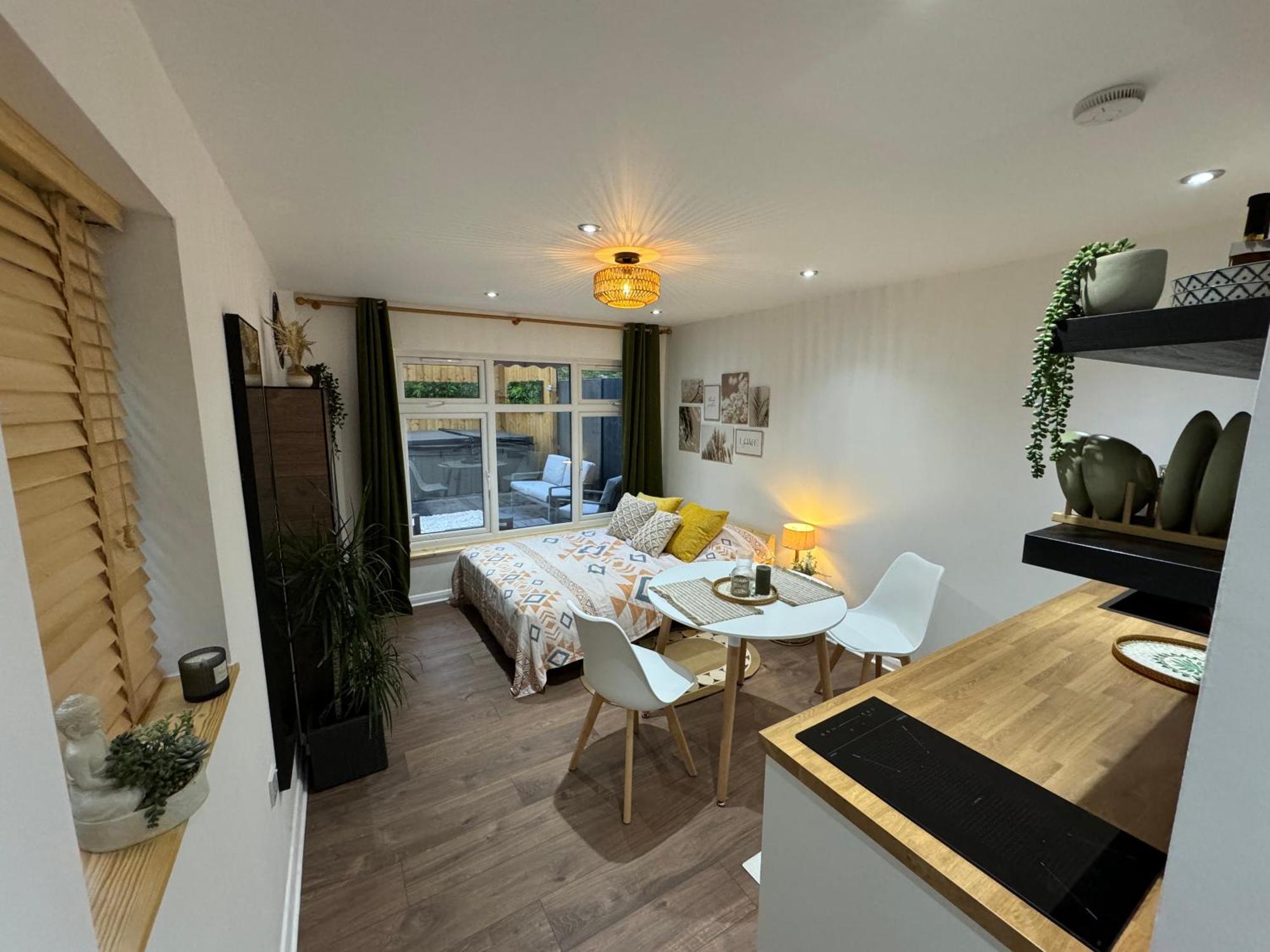 Wild & Free Hot Tub Retreat Apartamento Dartford Exterior foto